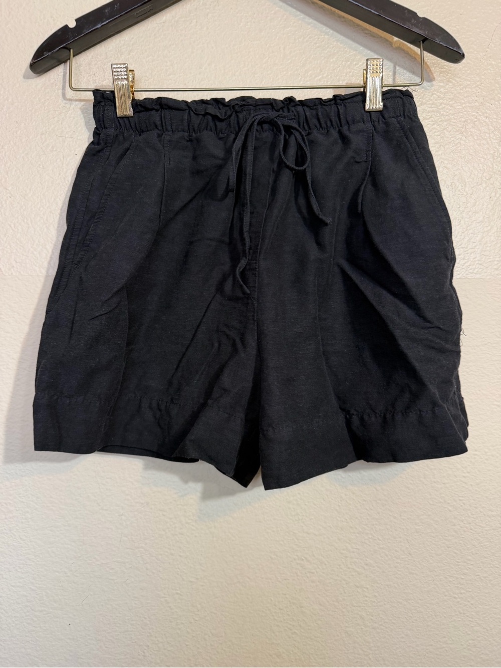 H&M Black Women's Drawstring Waist Relaxed Shorts